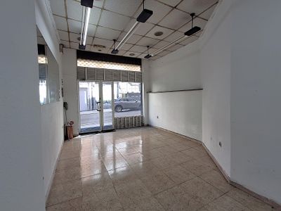 Local 61 m² en Oviedo (33013)