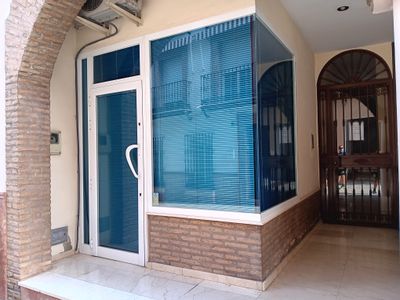 Local 22 m² en Lucena (14900)