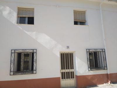Casa 162 m² en Cuevas de Amaya (09136)